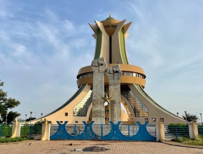 Sportifs autour du monument des Héros nationaux: encore plus de sécurité ne fera pas de mal!