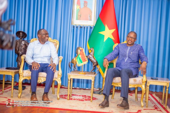 Coopération économique Burkina Faso-Ghana: le PDG de Ghana Nuts Limited échange avec le Chef de la diplomatie burkinabè