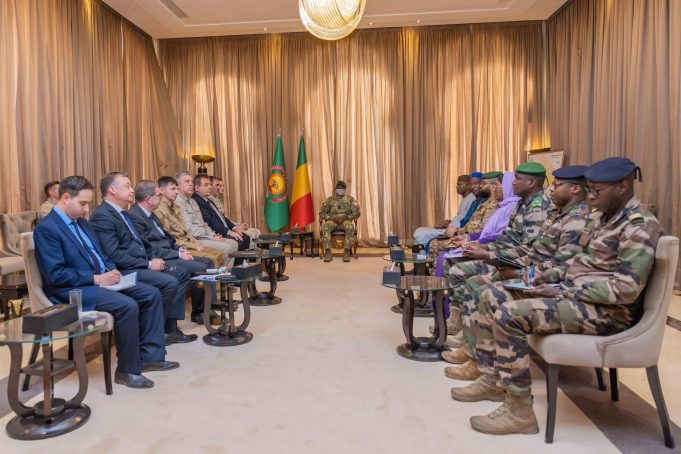 Mali: des Russes à Koulouba