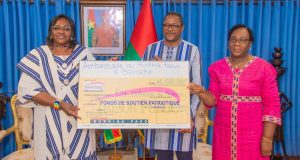 Effort de paix: dix millions de francs CFA mobilisés par l’ambassade du Burkina Faso à Bamako