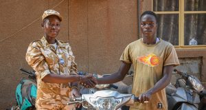 Ouagadougou: une dizaine de motos déclarées volées et retrouvées, restituées aux propriétaires