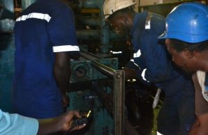 SONABEL: des journalistes constatent le dur labeur des agents à la Centrale thermique Bobo II