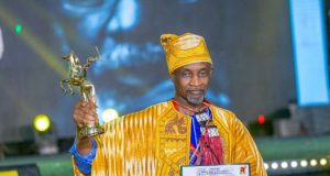 Fespaco 2025: Dani Kouyaté couvre le Burkina d’or!
