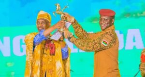FESPACO 2025: l’Etalon d’or de Yennenga revient au Burkinabè Dani Kouyaté