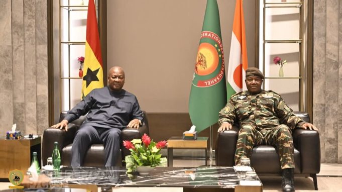 Le président ghanéen John Dramani Mahama est au Niger
