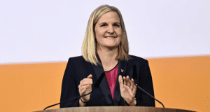 Comité International Olympique: la Zimbabwéenne Kirsty Coventry prend les rênes du CIO