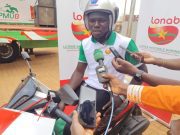 Dédougou: avec LONA MOTO, ça roule pour le jeune commerçant Edouard!