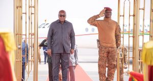 Le président John Dramani Mahama en visite à Ouagadougou