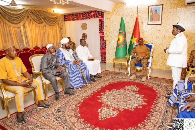 Burkina: des autorités religieuses félicitent le président Traoré pour les résultats engrangés dans la reconquête du territoire