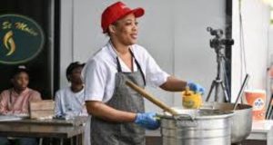 Record Guinness: cheffe Zeinab Bancé retourne à la cuisine!