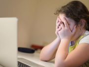 « Anxiété, paranoïa, peur » : les conséquences de la violence numérique sur les femmes