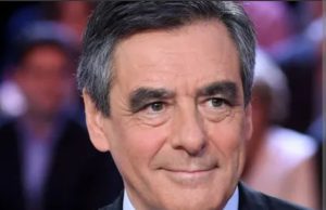 France/Affaire emplois fictifs: 4 ans de prison avec sursis requis contre François Fillon