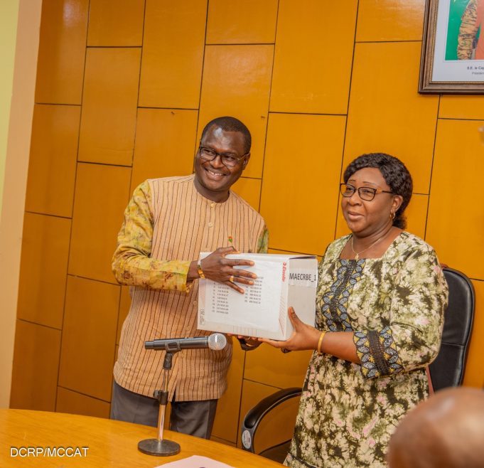 Burkina: remise des archives diplomatiques du mémorial Thomas Sankara