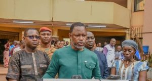 Burkina: le ministre de l’Administration invite ses collaborateurs à être «des ambassadeurs de l’Etat»