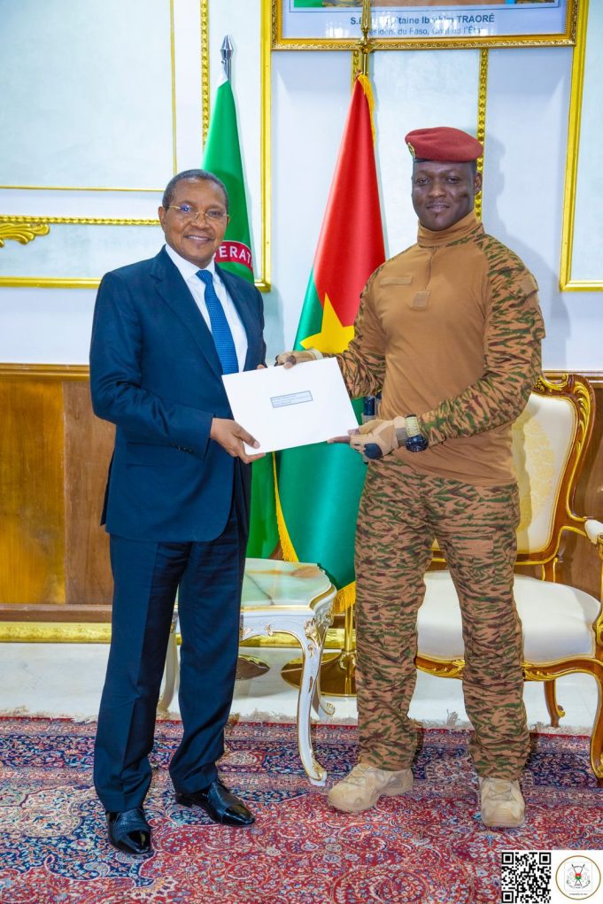 Burkina: un envoyé spécial de la Présidente de la Tanzanie au palais de Koulouba