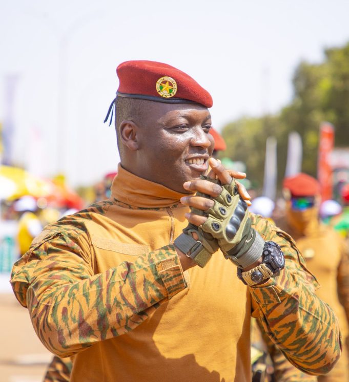 Meeting de soutien: le capitaine Ibrahim Traoré exprime sa «gratitude» aux «patriotes»