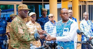 Burkina: le PNUD apporte un appui de 100 motos à la gendarmerie