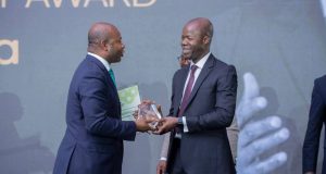 Côte d’Ivoire/AG BAD: Idrissa Nassa reçoit le Prix “Lifetime Achievement”