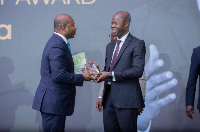 Côte d’Ivoire/AG BAD: Idrissa Nassa reçoit le Prix “Lifetime Achievement”