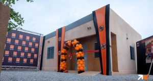 Orange Burkina Faso: le premier lauréat du Challenge BARKA remporte une villa d’une valeur de 18 millions FCFA