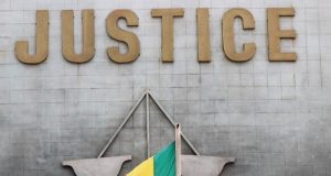 Sénégal: un 5e ministre de Macky Sall inculpé pour malversations présumées