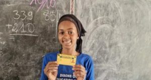 De l’isolement à l’inclusion : l’histoire de Zénabou, une adolescente vivant avec un handicap