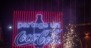 « Partage un Coca-Cola » est de retour ! La magie de retrouver ton prénom sur la bouteille emblématique fait son grand retour