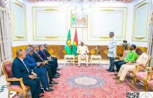 Le Capitaine Ibrahim Traoré échange avec un Envoyé spécial du Président de l’Union africaine