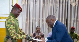 Burkina: ballet diplomatique à Koulouba