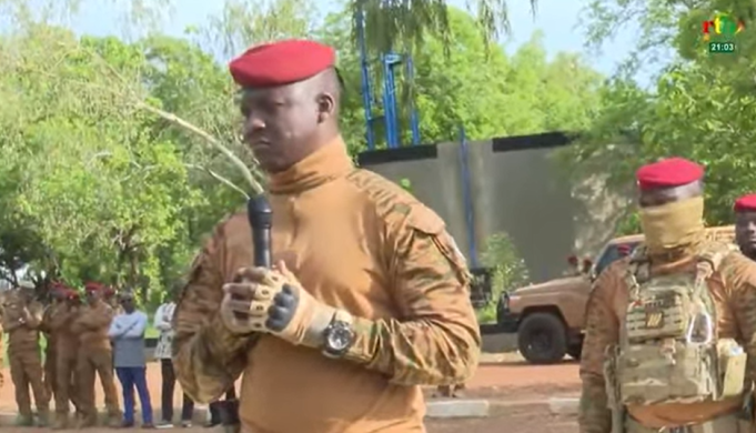 Burkina: « On ne cèdera pas un cm2 » (capitaine Ibrahim Traoré)