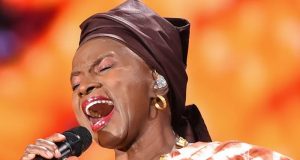 Angélique Kidjo, 1ʳᵉ africaine noire en route pour une étoile sur le Hollywood Walk of Fame