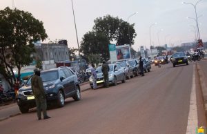 Stationnements anarchiques à Ouagadougou: la police municipale conjugue sensibilisation et répression