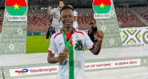 Le jeune Etalon Emmanuel Ouédraogo en route pour le Cercle Bruges