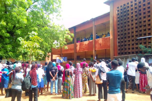 Baccalauréat 2025: 251 candidats sur 504 échouent au 1er tour au centre de composition lycée Bambata