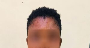 Une femme arrêtée pour avoir poignardé son ex-petit ami et brûlé ses affaires