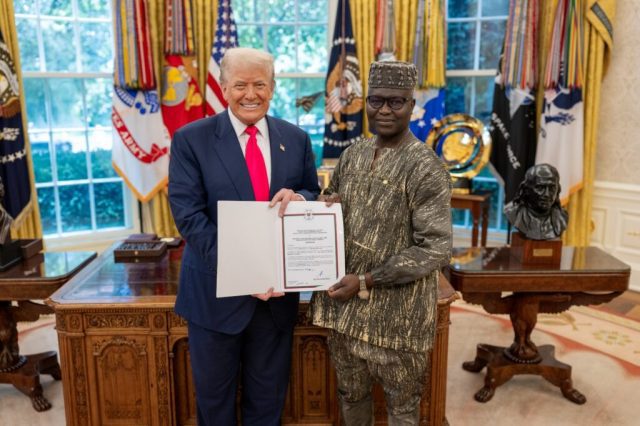 États-Unis: l’Ambassadeur du Burkina Faso présente ses lettres de créances à Trump