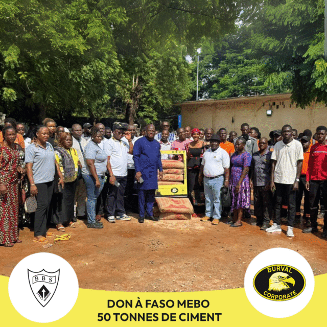 Photo de famille à l'issue du don à Faso Mêbo de BBS First Security et Burval Corporation