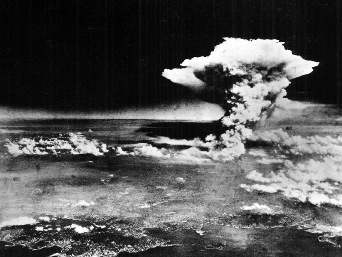 Plus jamais Hiroshima ! Plus jamais Nagasaki !