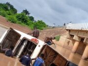 Burkina: un car termine sa course sous un pont et cause au moins deux décès