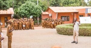 Burkina: le Sergent Wendwaogo Daniel Kaboré,blessé de guerre, partage son expérience du terrain avec les campeurs