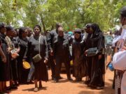 A Ouagadougou, des larmes accompagnent Alino Faso à sa dernière demeure