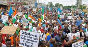 Présidentielle ivoirienne: l’opposition manifeste contre la candidature de Alassane Ouattara