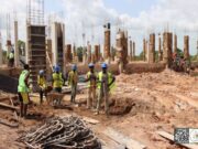 Burkina: des entreprises sommées d’accélérer les travaux de construction d’un hôpital à Pô et d’un amphi à Manga