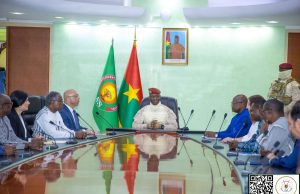 Burkina: le président Traoré félicite et encourage l’équipe de la 1re transplantation rénale
