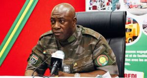 Mobilisation des recettes au Burkina: le DG des douanes félicite son personnel