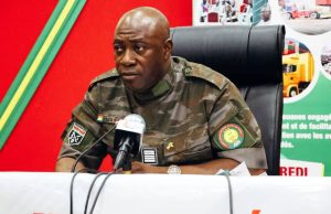 Mobilisation des recettes au Burkina: le DG des douanes félicite son personnel