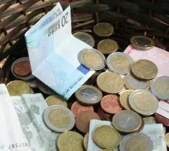 Burkina: il donne des faux billets à l’église!