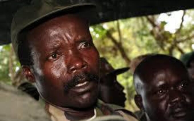 La CPI ouvre des audiences de mise en accusation de Joseph Kony, chef rebelle ougandais en fuite