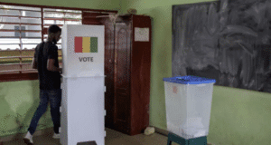 Référendum constitutionnel en Guinée: les électeurs sortis «en nombre»