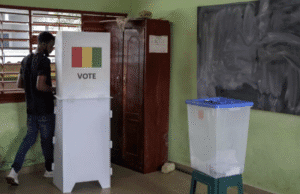 Référendum constitutionnel en Guinée: les électeurs sortis «en nombre»